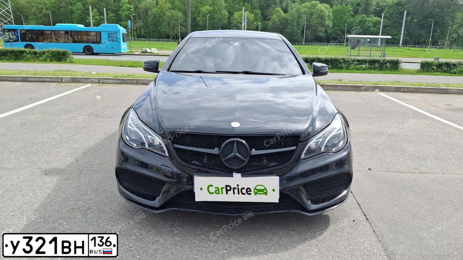 Фото автомобиля MERCEDES E-KLASSE, 2014 — госномер О011АА799. Цвет: ЧЕРНЫЙ