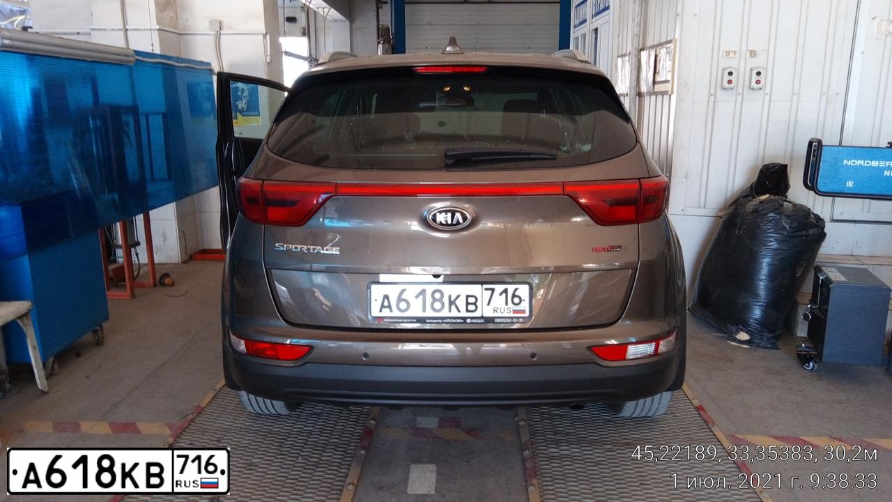 Фото автомобиля KIA SPORTAGE, 2017 — госномер М653КА82. Цвет: Коричневый