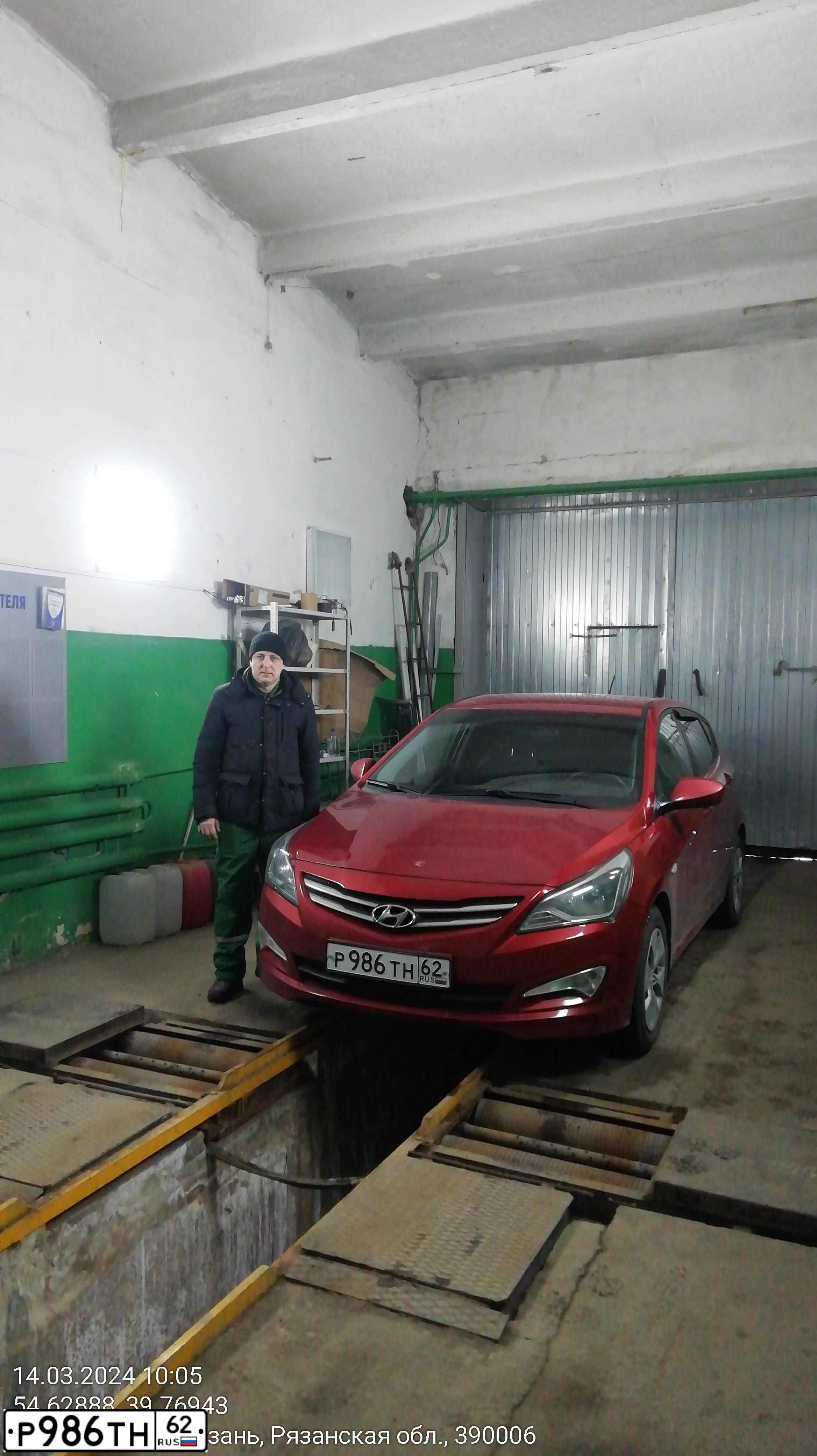 Фото автомобиля HYUNDAI SOLARIS, 2015 — госномер С610ЕА57. Цвет: КРАСНЫЙ ГРАНАТ