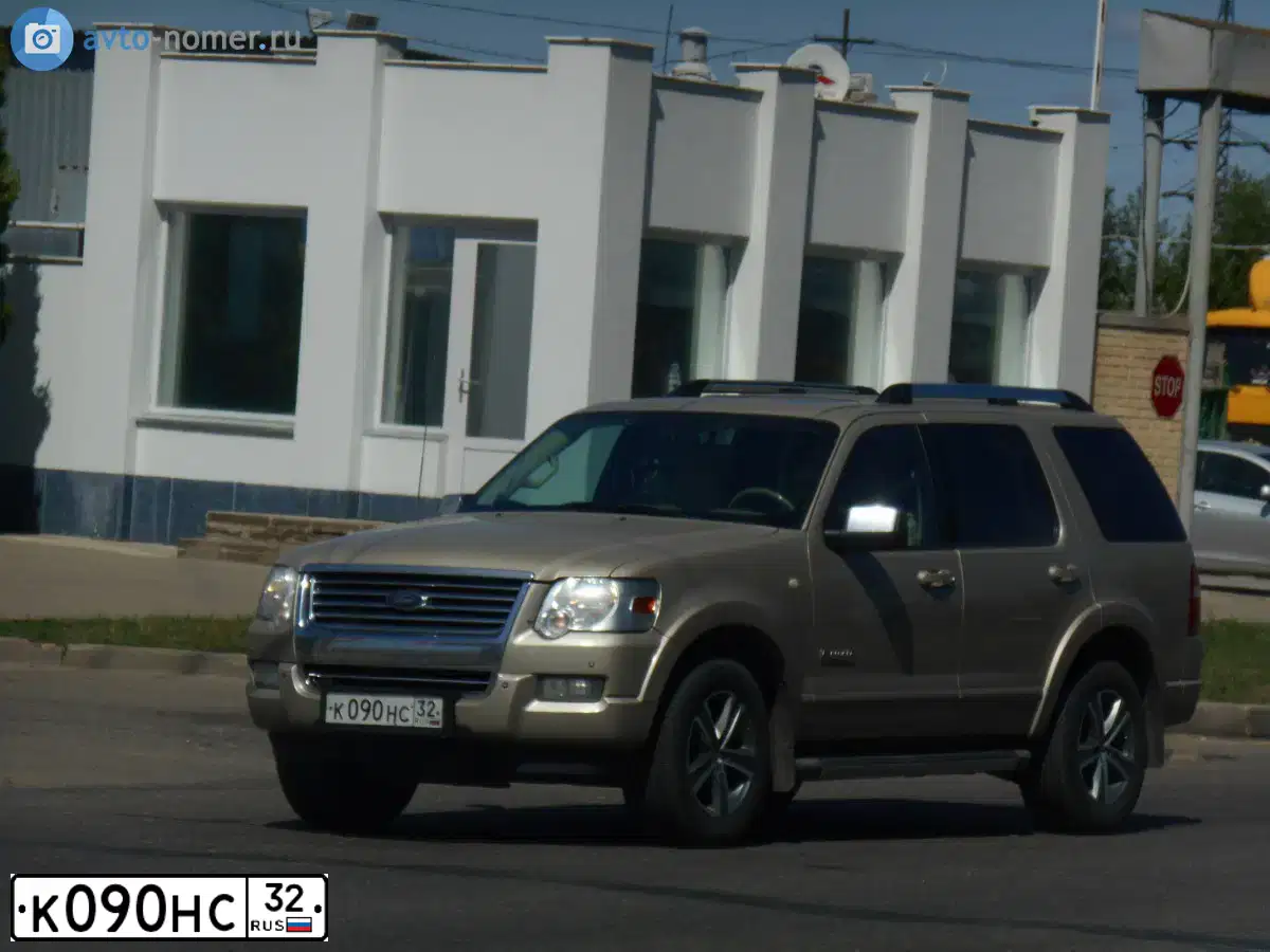 Фото автомобиля FORD EXPLORER, 2006 — госномер М183КА82. Цвет: ТЕМНО-БЕЖЕВЫЙ