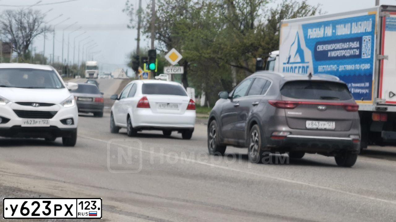 Фото автомобиля KAMAZ 65117 /6X4/, 2011 — госномер А439МХ21. Цвет: синий