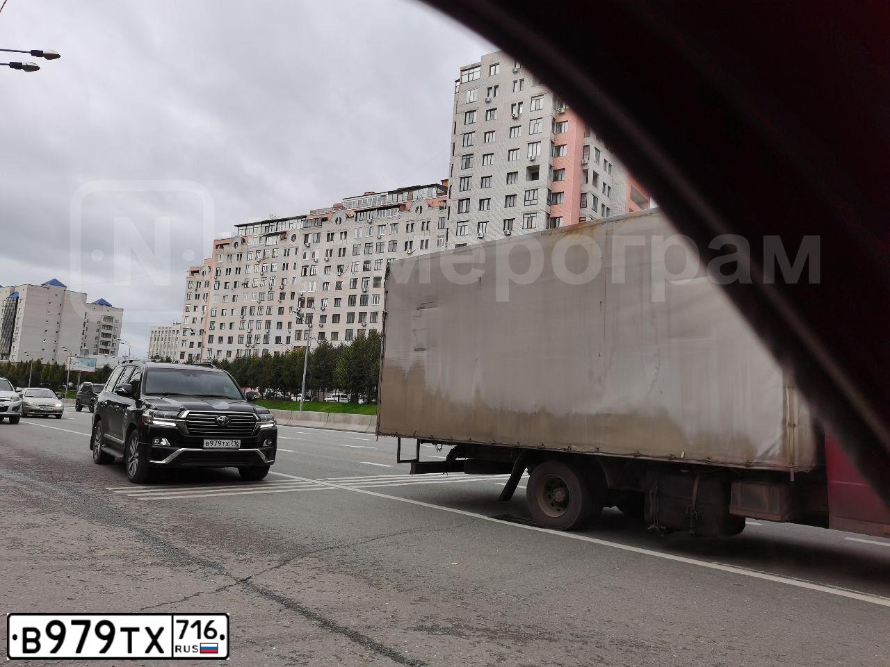 Фото автомобиля TOYOTA LANDCRUISER 200, 2017 — госномер А999АА21. Цвет: ЧЕРНЫЙ