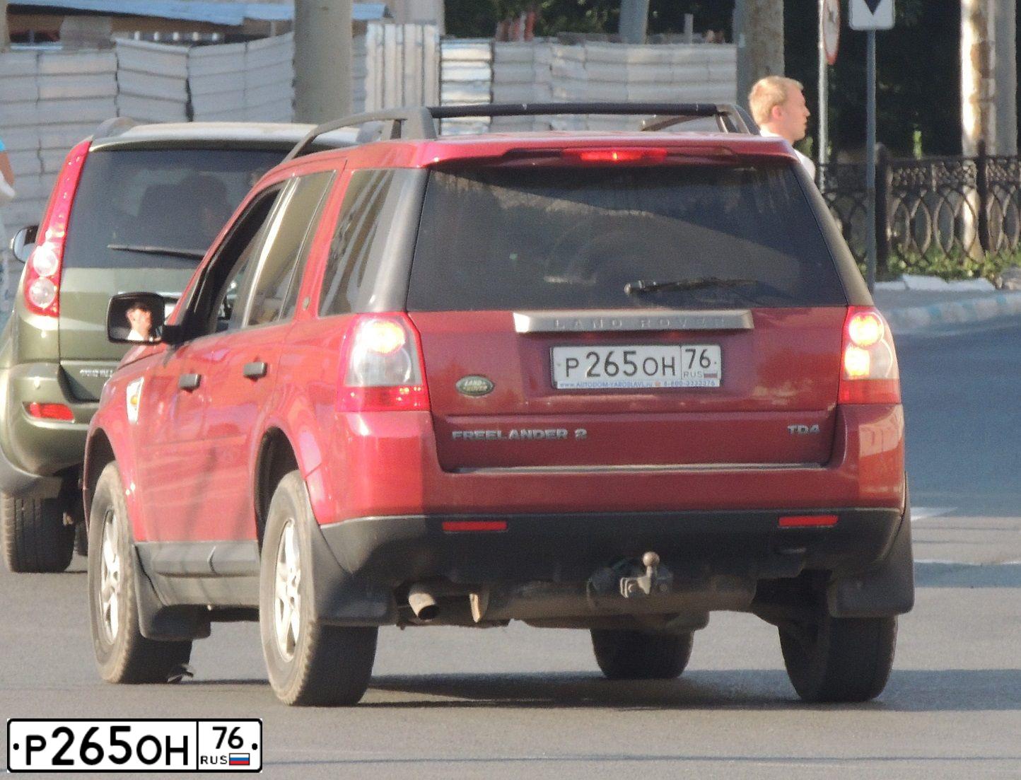 Фото автомобиля ЛАНД РОВЕР FREELANDER 2, 2008 — госномер У683ВС76. Цвет: Красный
