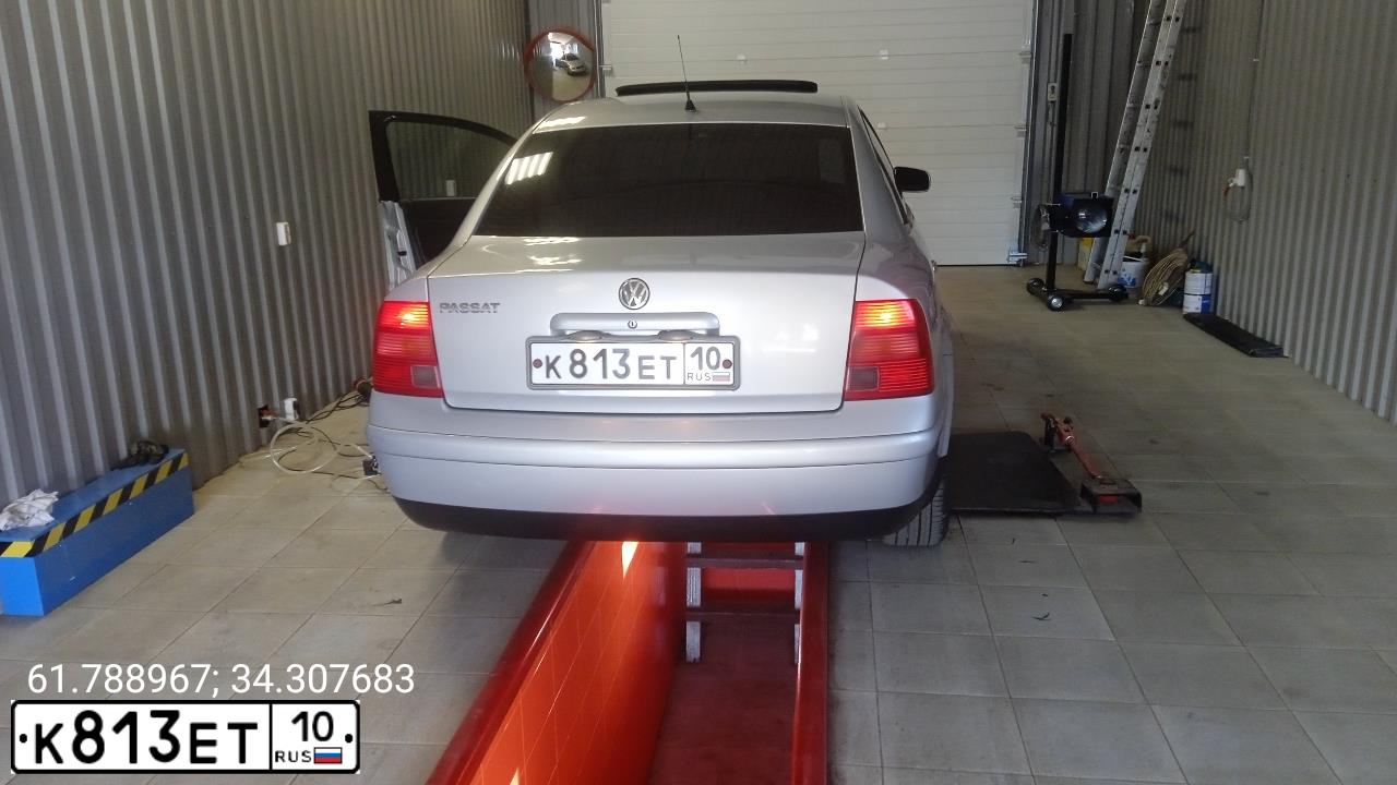 Фото автомобиля VOLKSWAGEN PASSAT, 2000 — госномер К813ЕТ10. Цвет: СЕРЕБРИСТЫЙ