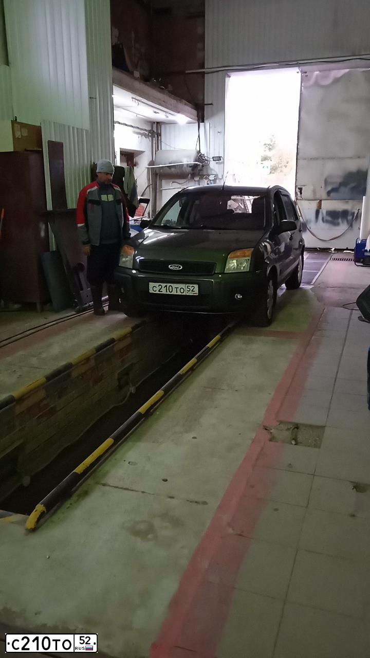 Фото автомобиля FORD FUSION, 2006 — госномер М233УР33. Цвет: СЕРО-ЗЕЛЕНЫЙ