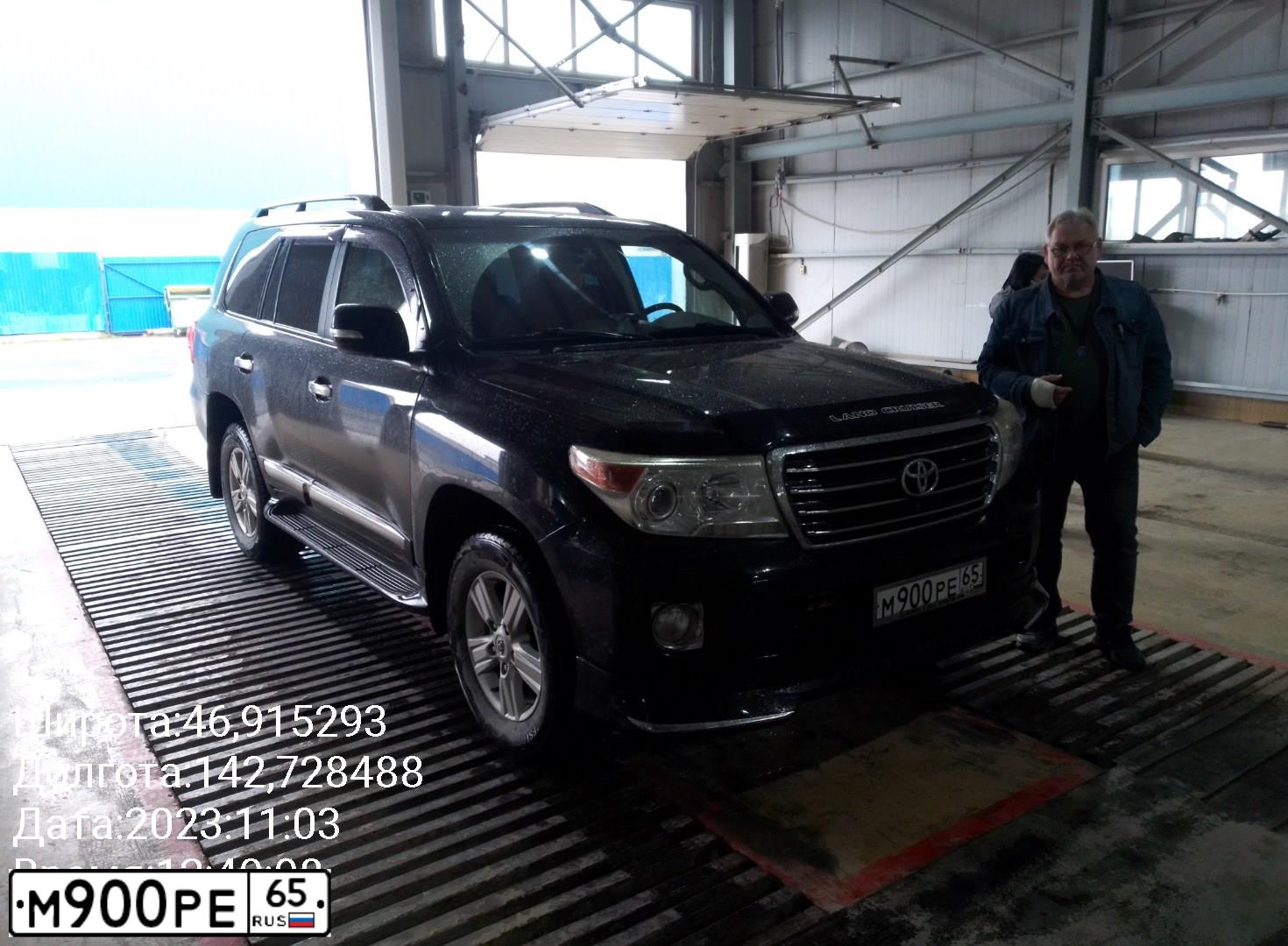 Фото автомобиля TOYOTA LANDCRUISER 200, 2012 — госномер А777ТХ42. Цвет: ЧЕРНЫЙ