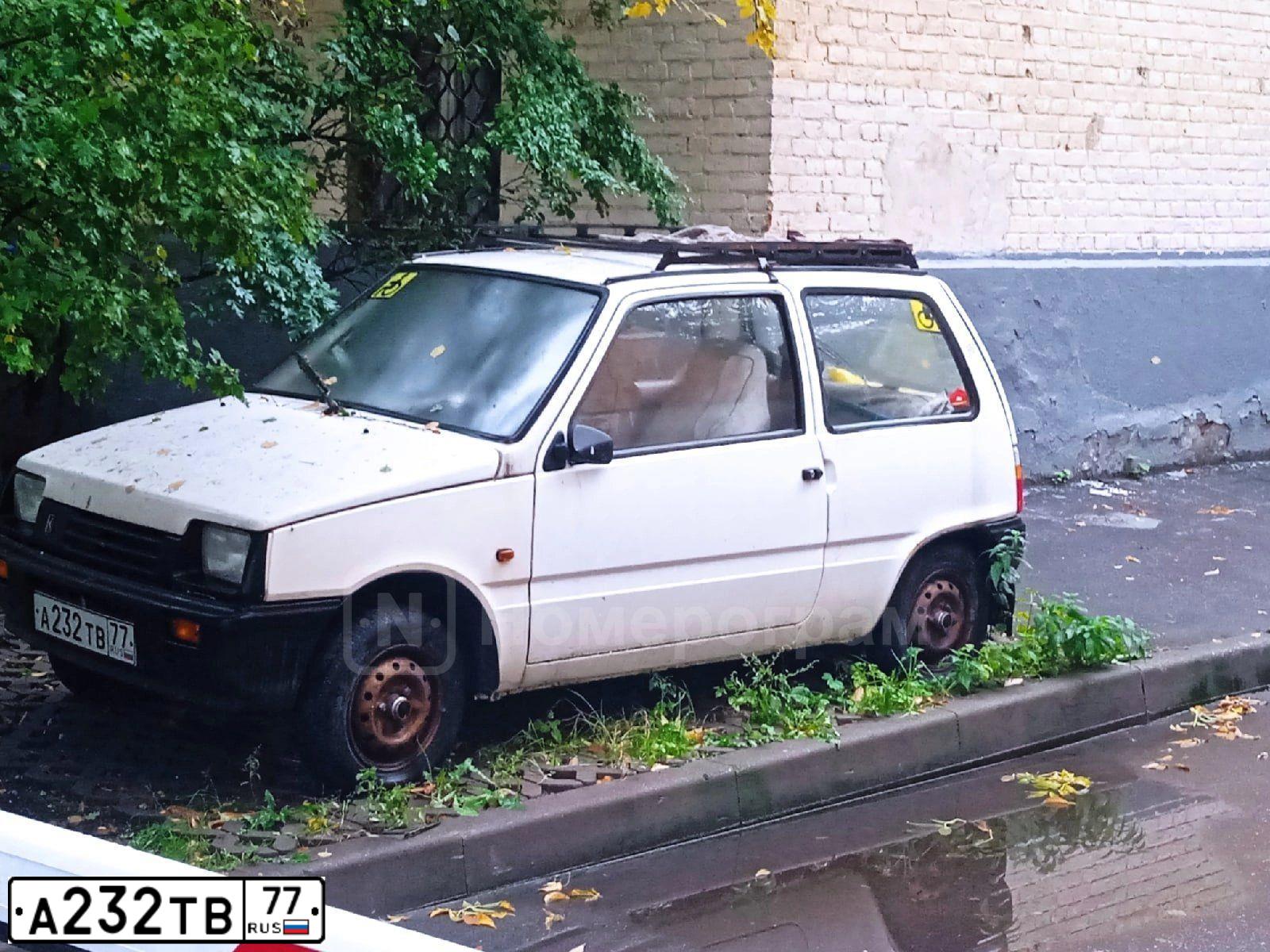 Фото автомобиля SEAZ OKA, 1997 — госномер А232ТВ77. Цвет: Белый
