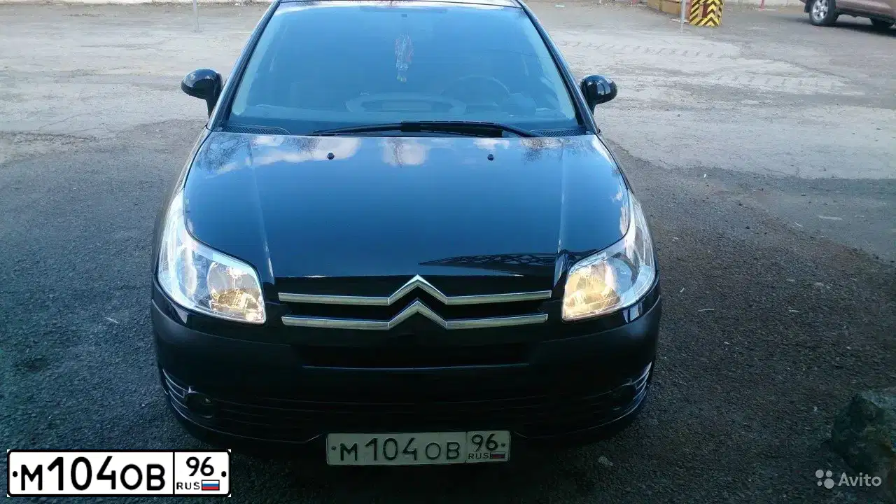 Фото автомобиля CITROEN C4, 2008 — госномер М104ОВ96. Цвет: ЧЕРНЫЙ