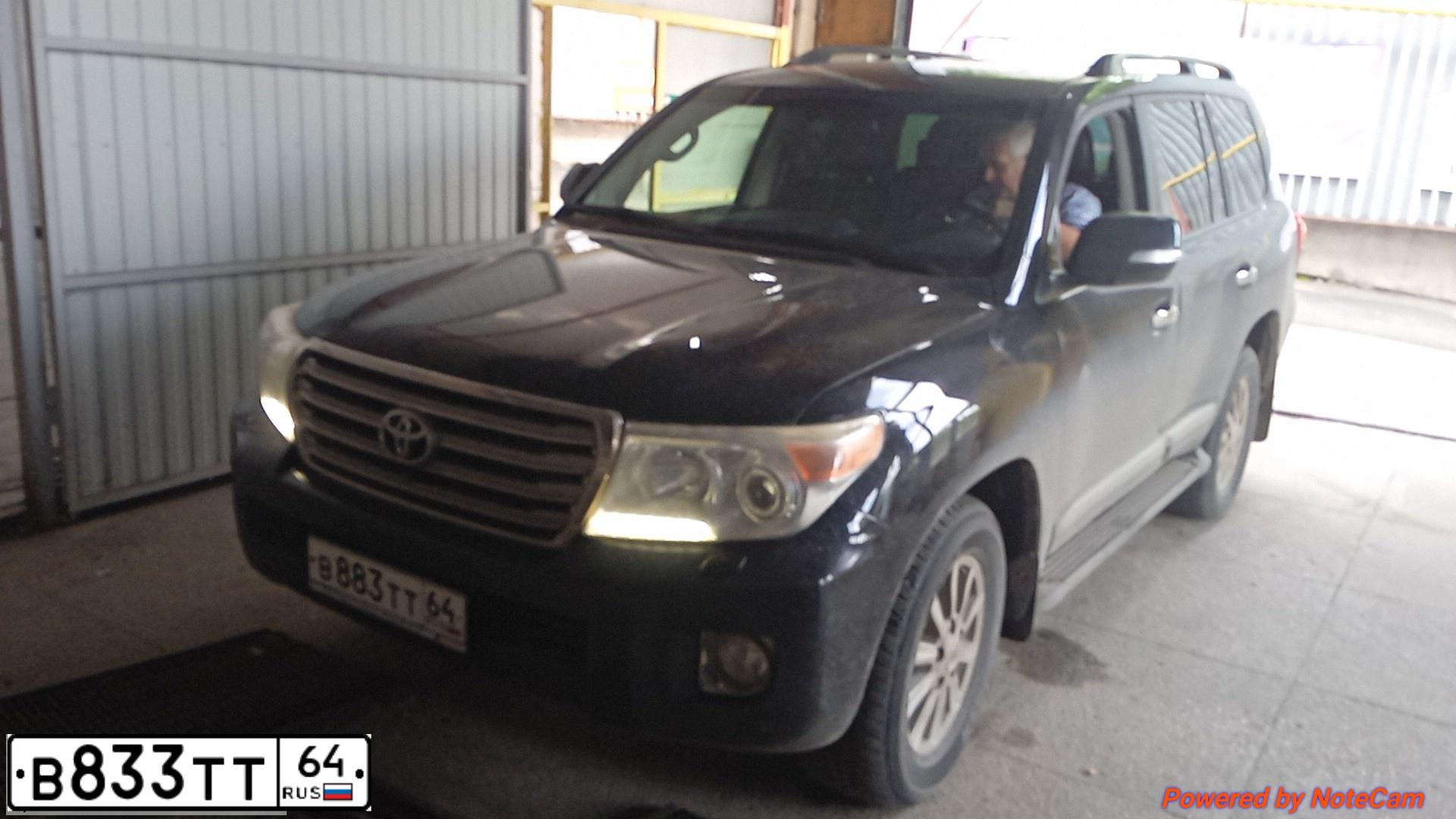 Фото автомобиля VOLKSWAGEN TOUAREG, 2010 — госномер Р916УМ58. Цвет: ЧЕРНЫЙ