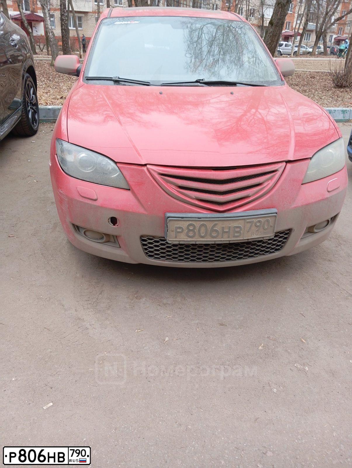 Фото автомобиля MAZDA 3, 2006 — госномер Р031КО177. Цвет: КРАСНЫЙ