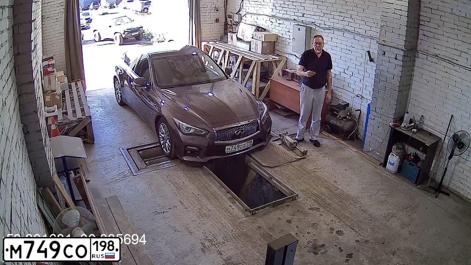 Фото автомобиля INFINITI Q50, 2014 — госномер М749СО198. Цвет: Коричневый