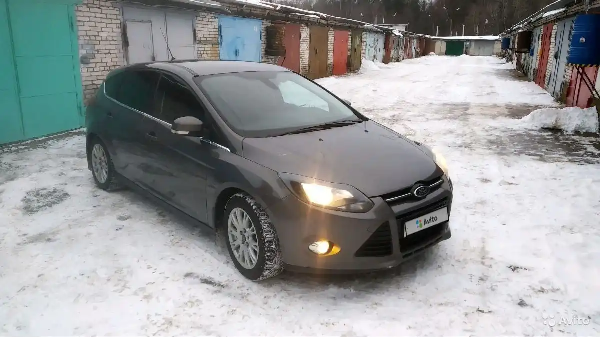Фото автомобиля MITSUBISHI OUTLANDER, 2013 — госномер А222ЕК60. Цвет: ЧЕРНЫЙ