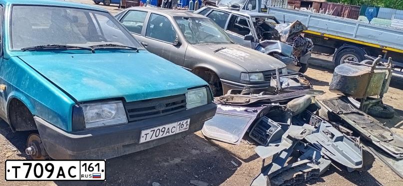 Фото автомобиля LADA 2109 SAMARA, 1995 — госномер Т709АС161. Цвет: СЕРО-СИНИЙ