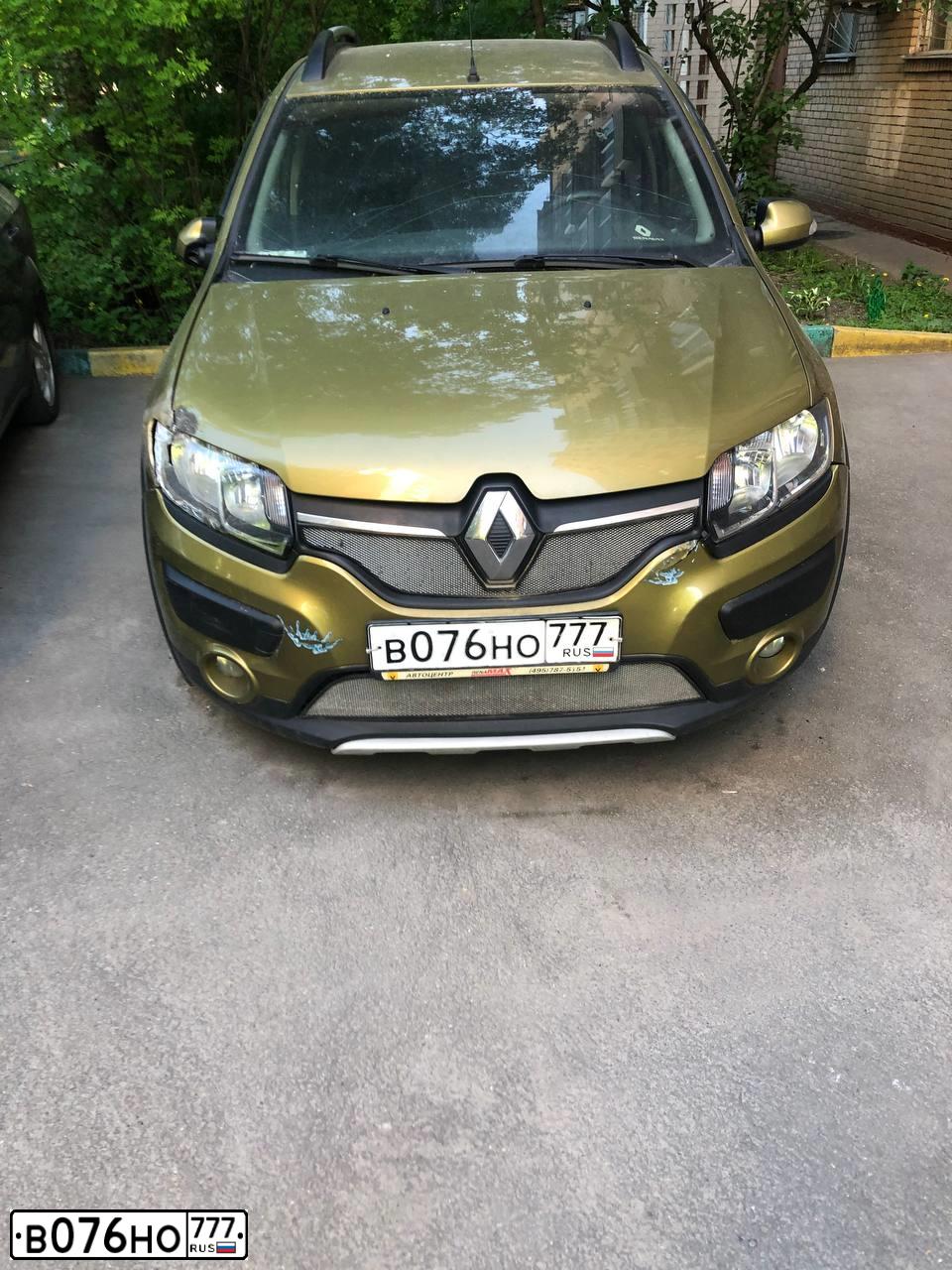 Фото автомобиля RENAULT SANDERO, 2015 — госномер В076НО777