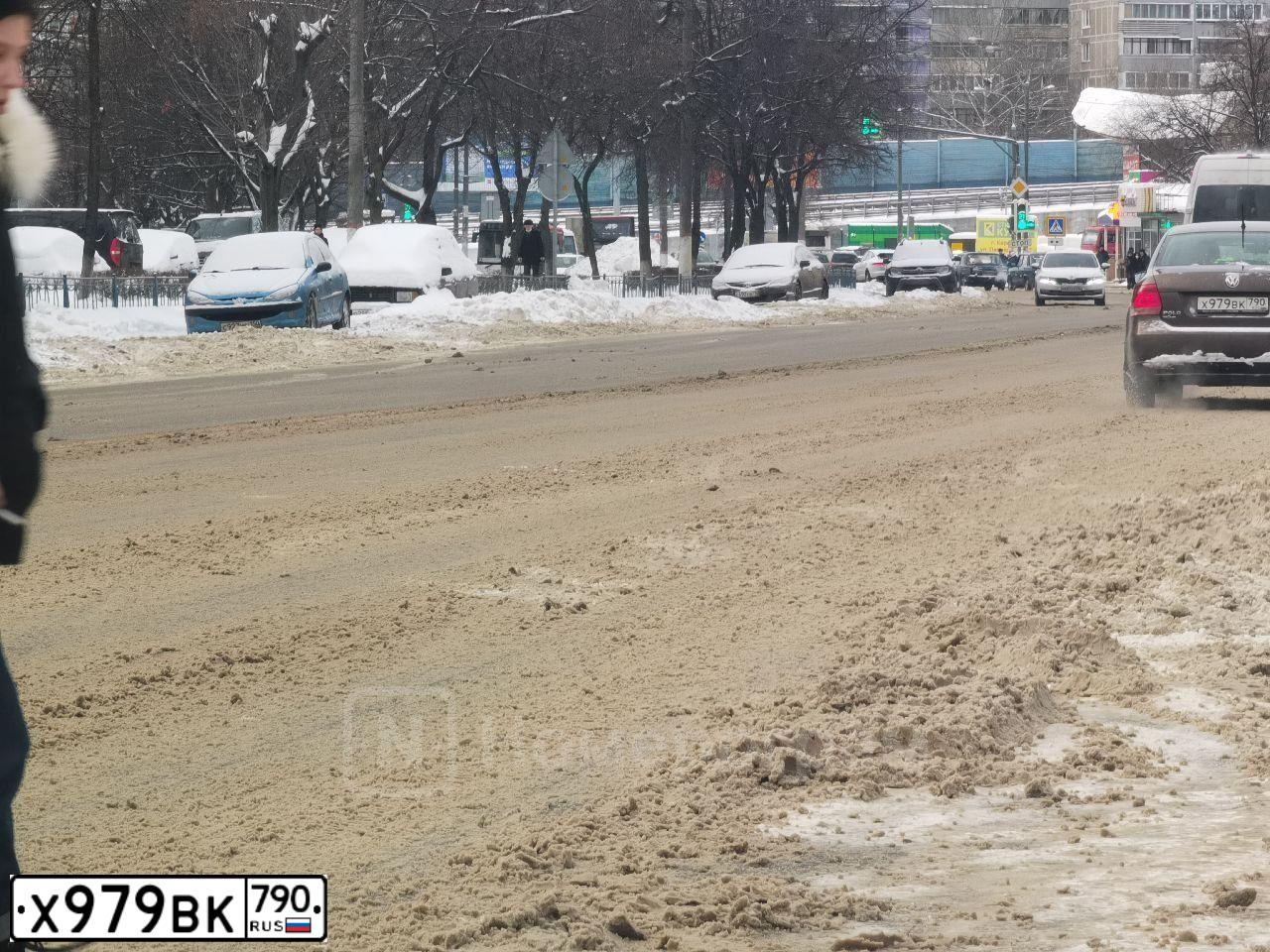 Фото автомобиля VOLKSWAGEN POLO, 2013 — госномер Х979ВК790. Цвет: Коричневый