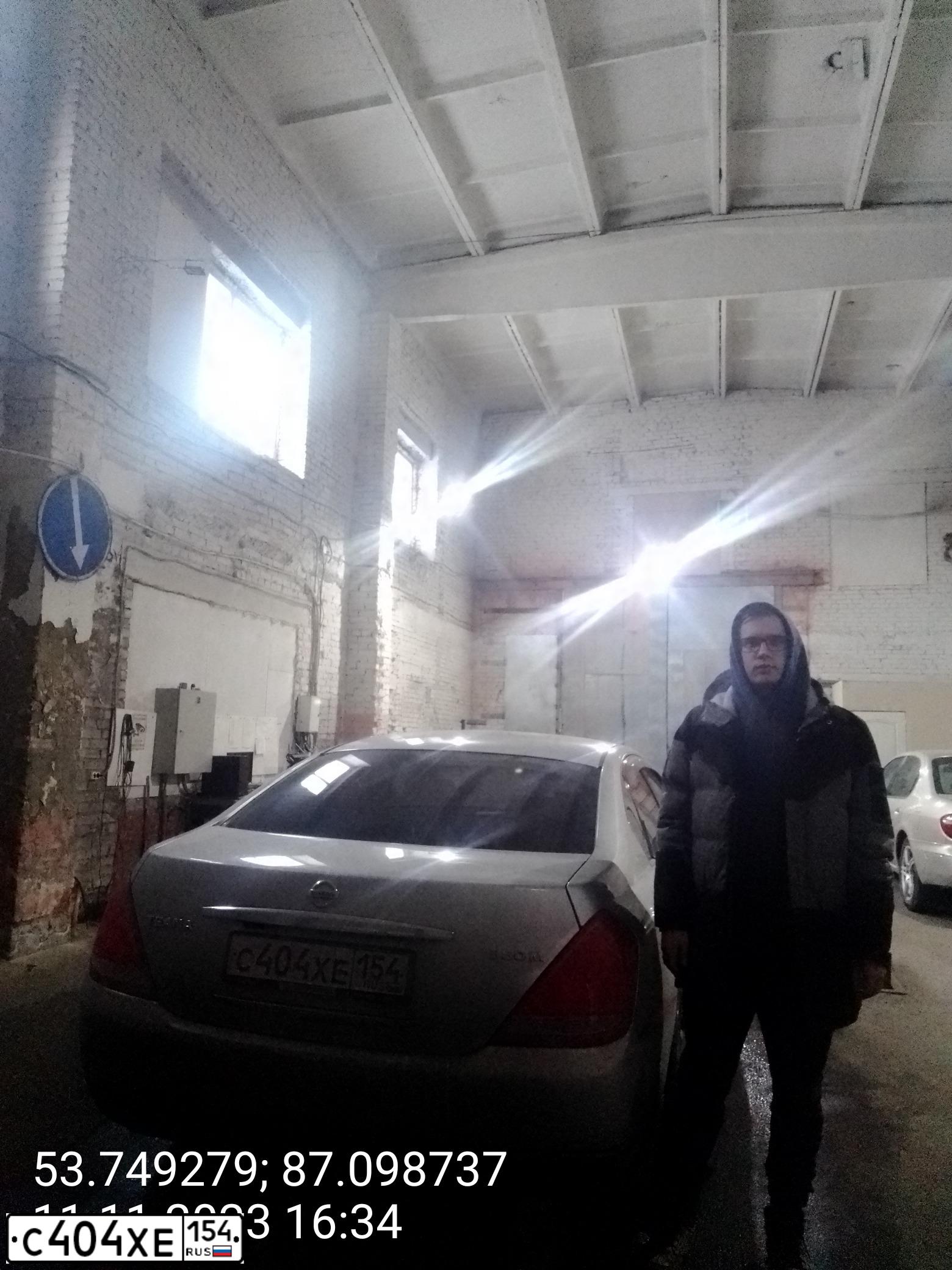 Фото автомобиля НИССАН TEANA, 2004 — госномер Е010НХ142