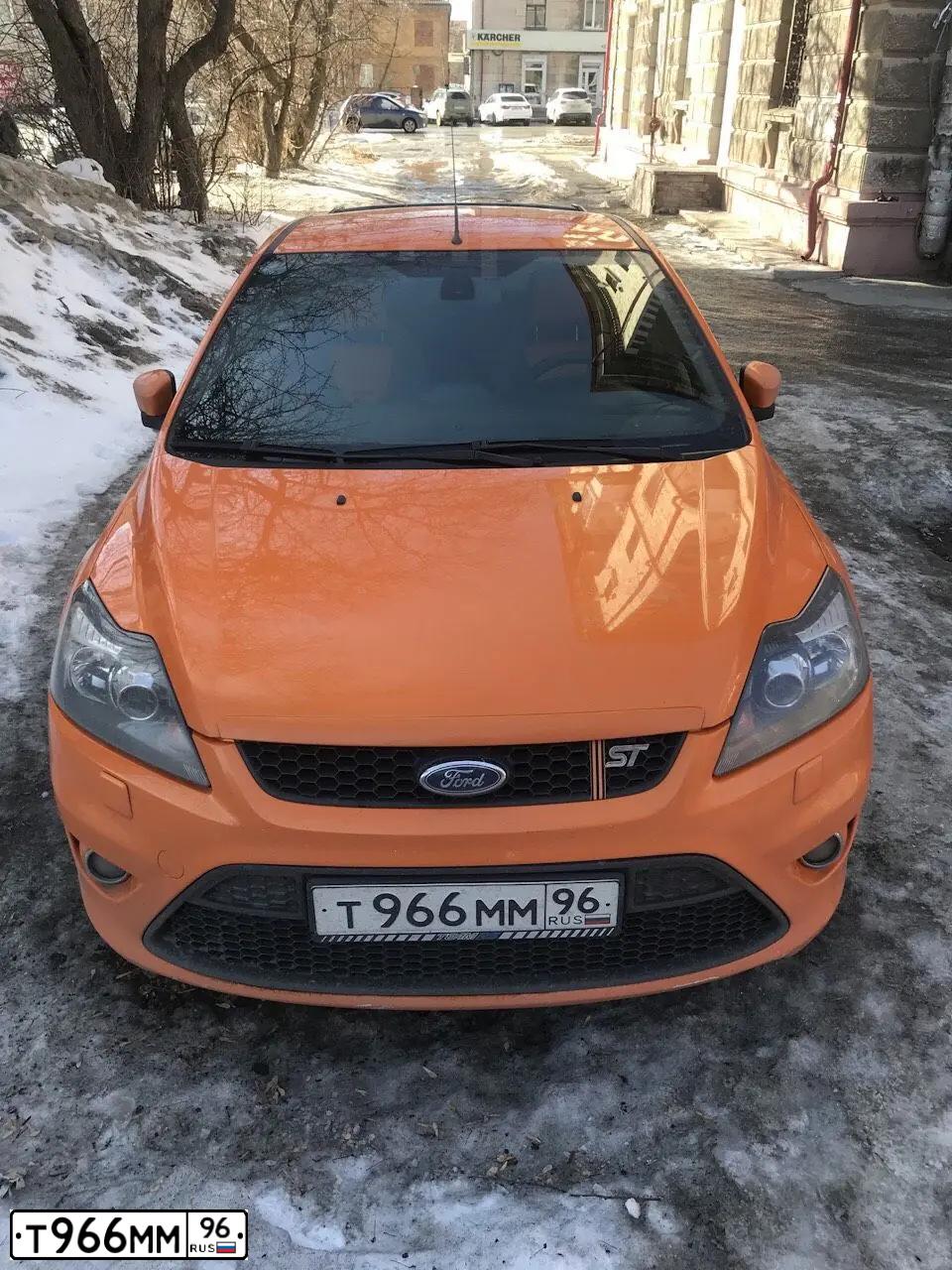 Фото автомобиля FORD FOCUS, 2008 — госномер С788КТ196. Цвет: Оранжевый