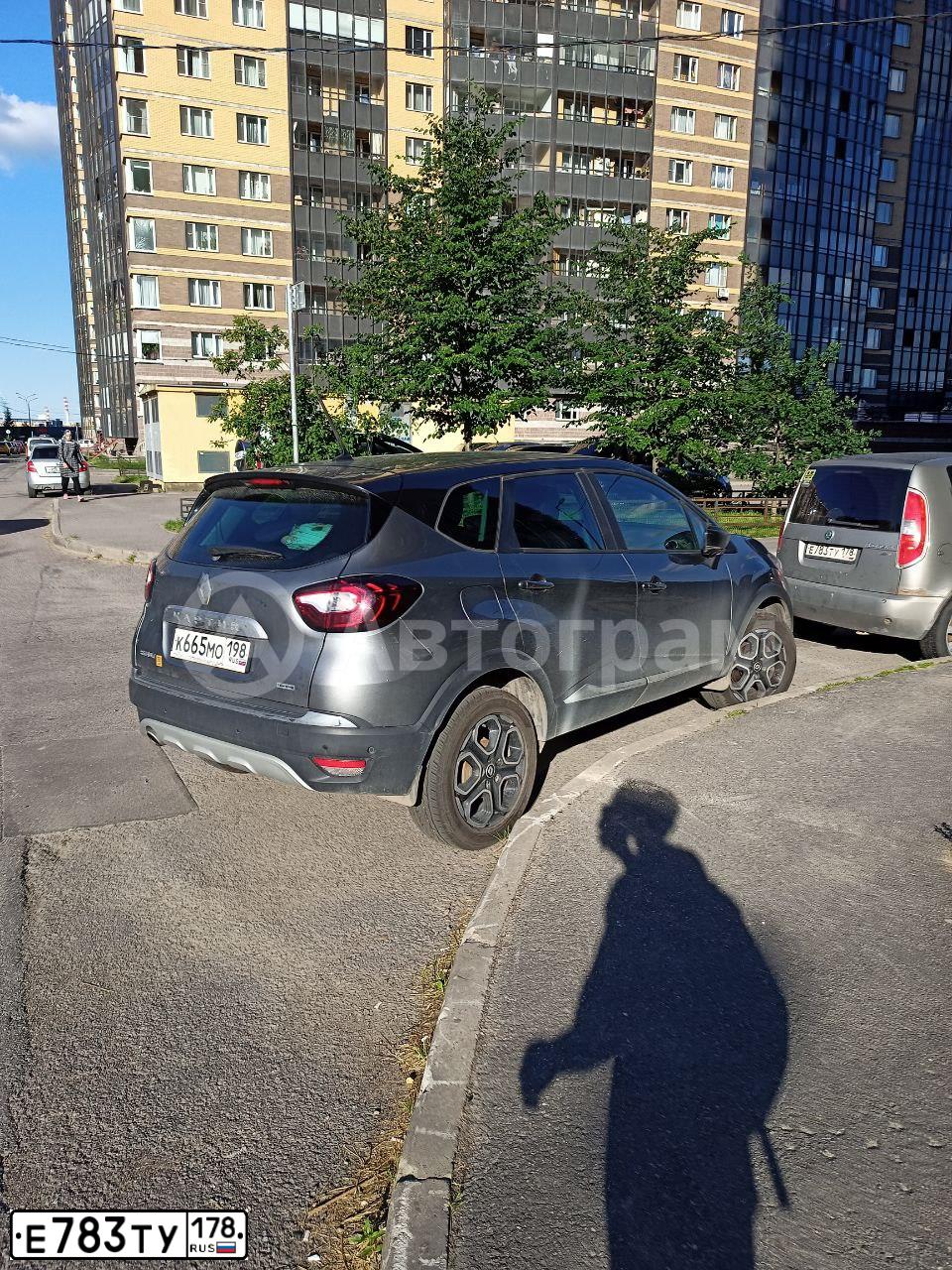 Фото автомобиля SKODA ROOMSTER, 2006 — госномер Е783ТУ178. Цвет: БЕЖЕВЫЙ