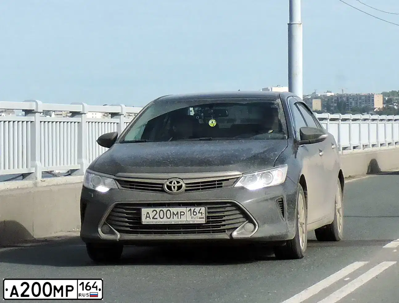 Фото автомобиля TOYOTA CAMRY, 2013 — госномер А200НН164. Цвет: ЧЕРНЫЙ МЕТАЛЛИК