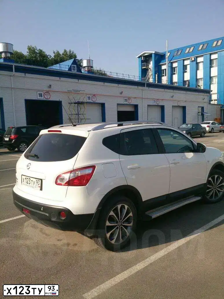 Фото автомобиля TOYOTA RAV4, 2015 — госномер Х123ТУ93. Цвет: Белый