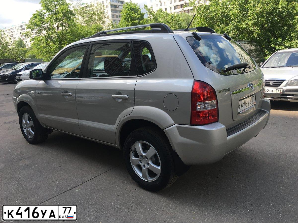Фото автомобиля HYUNDAI TUCSON, 2007 — госномер Н882АВ99. Цвет: СЕРЫЙ