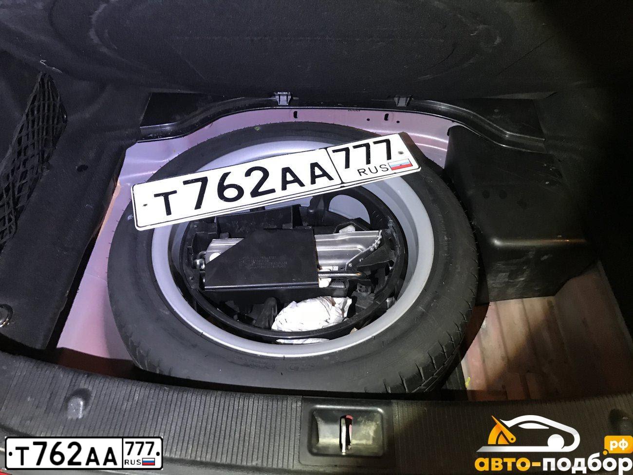 Фото автомобиля MERCEDES C-KLASSE, 2013 — госномер Т762АА777. Цвет: Красный