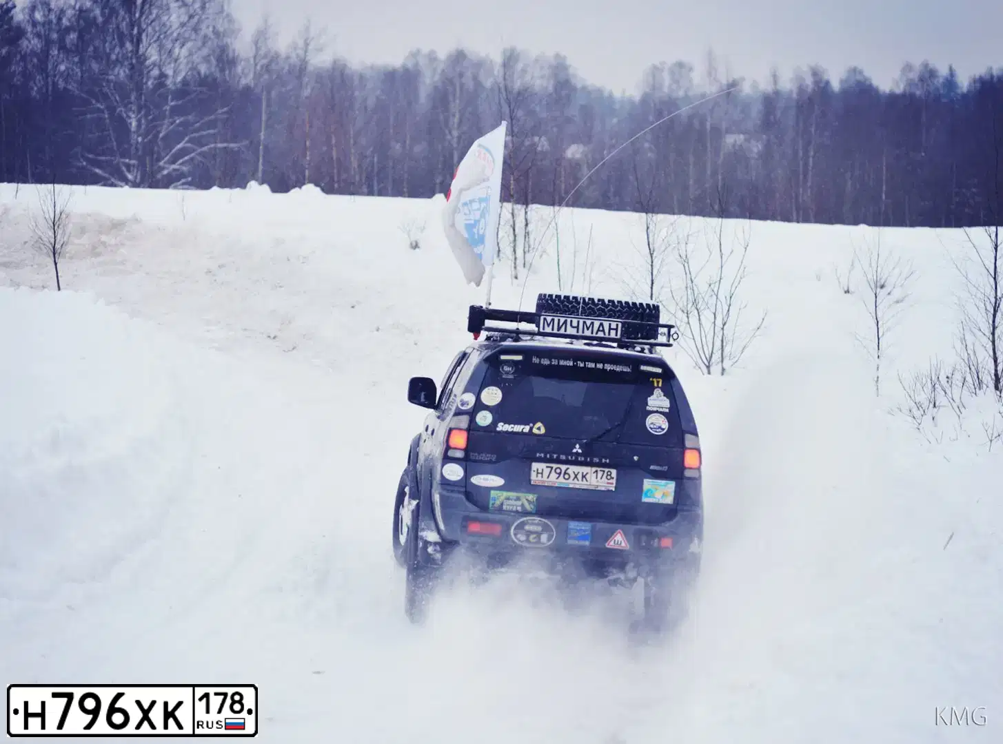 Фото автомобиля MITSUBISHI PAJERO SPORT, 2007 — госномер Н796ХК178. Цвет: ТЕМНО-СЕРЫЙ
