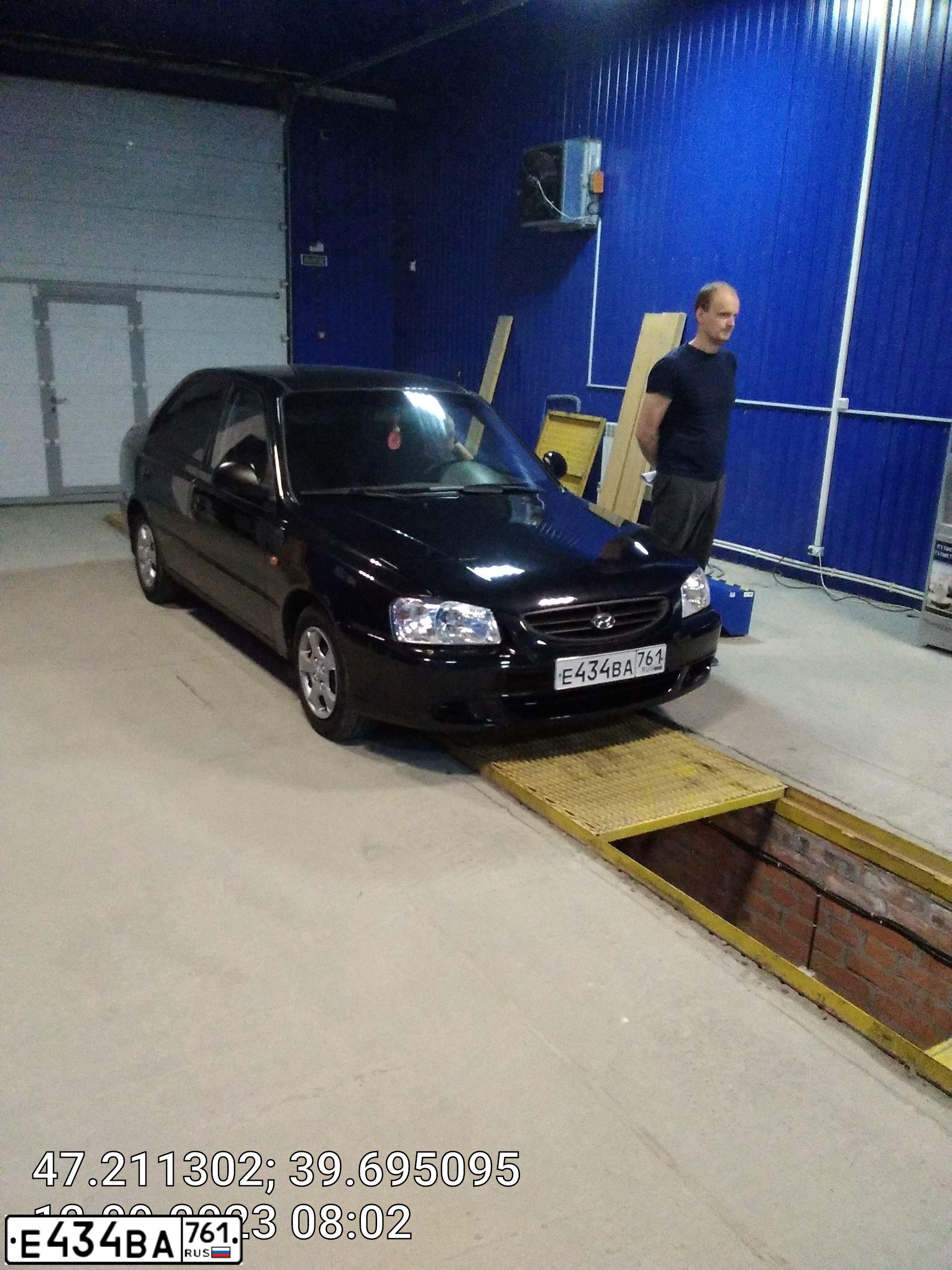 Фото автомобиля TAGAZ ACCENT, 2008 — госномер Е434ВА761. Цвет: ЧЕРНЫЙ