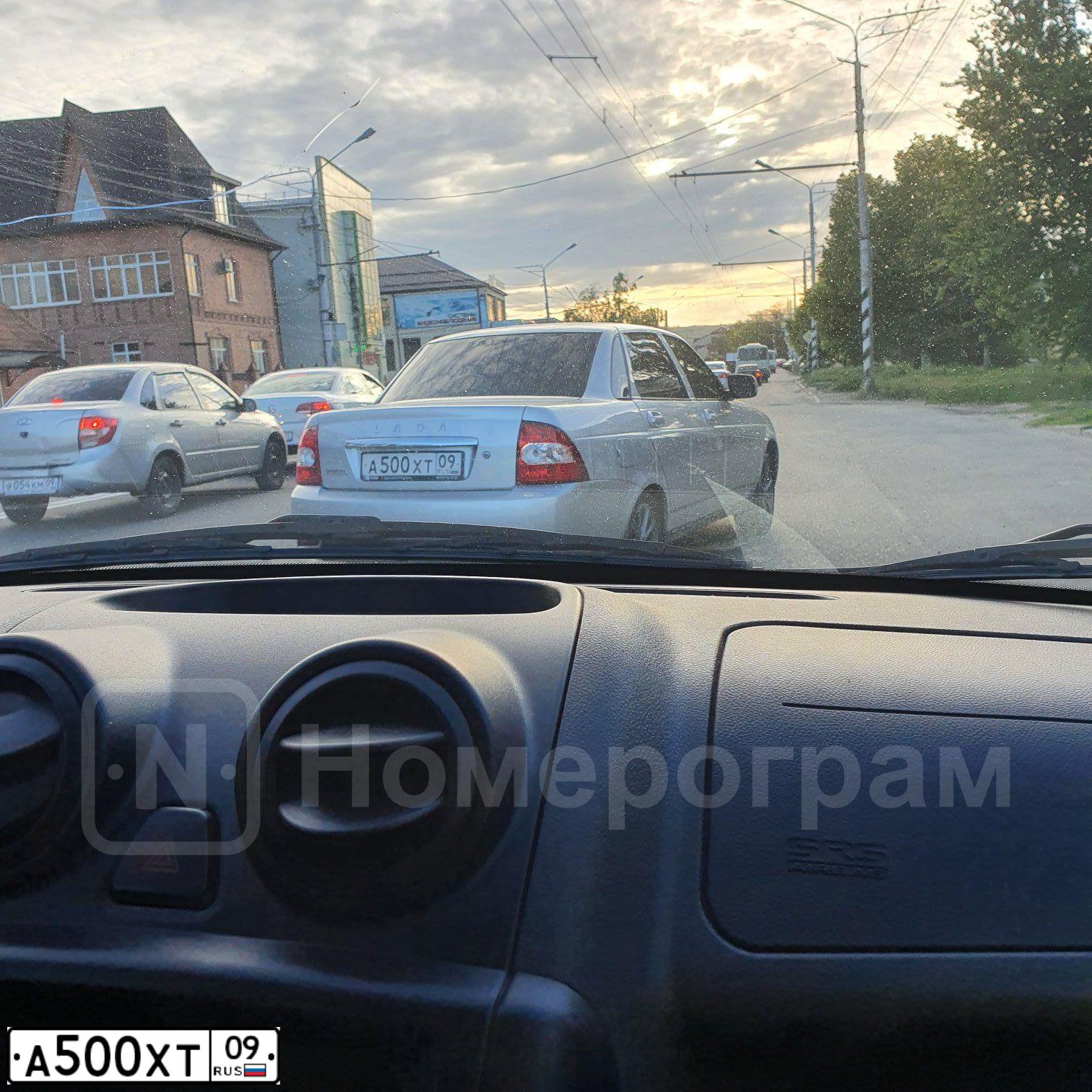 Фото автомобиля LADA PRIORA, 2018 — госномер В993ТН09. Цвет: СВЕТЛО-СЕРЕБРИСТЫЙ МЕТАЛЛ