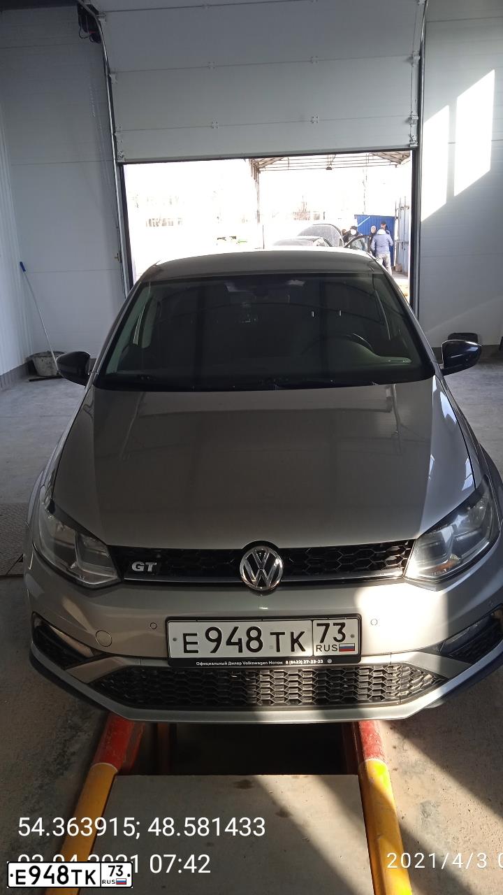 Фото автомобиля VOLKSWAGEN POLO, 2017 — госномер Р955ТО73. Цвет: Серебристый