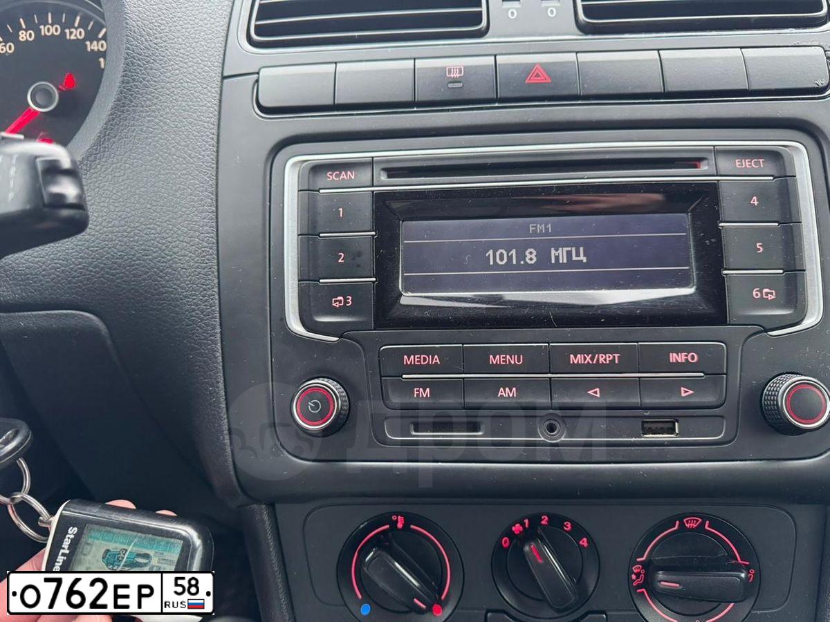 Фото автомобиля VOLKSWAGEN POLO, 2012 — госномер Т550КР58. Цвет: Серый
