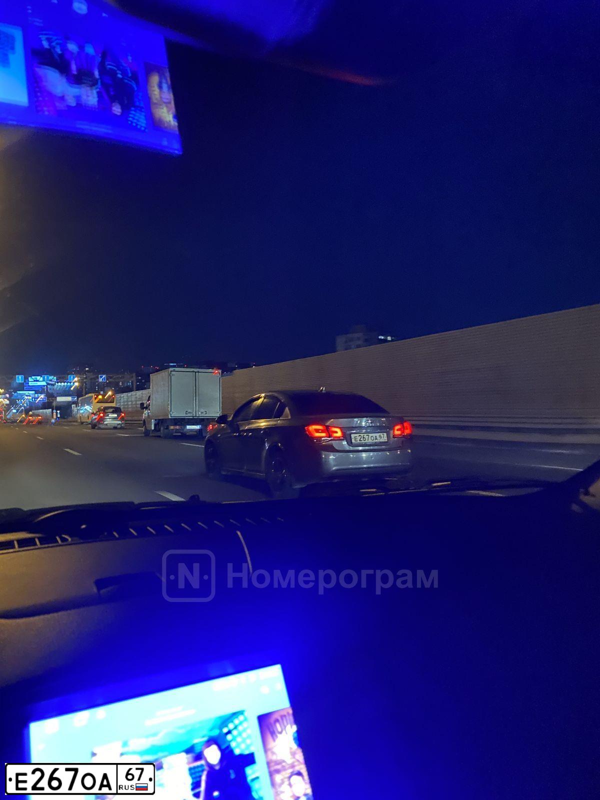Фото автомобиля CHEVROLET CRUZE, 2011 — госномер Е853МЕ799. Цвет: СЕРЫЙ МЕТАЛЛИК
