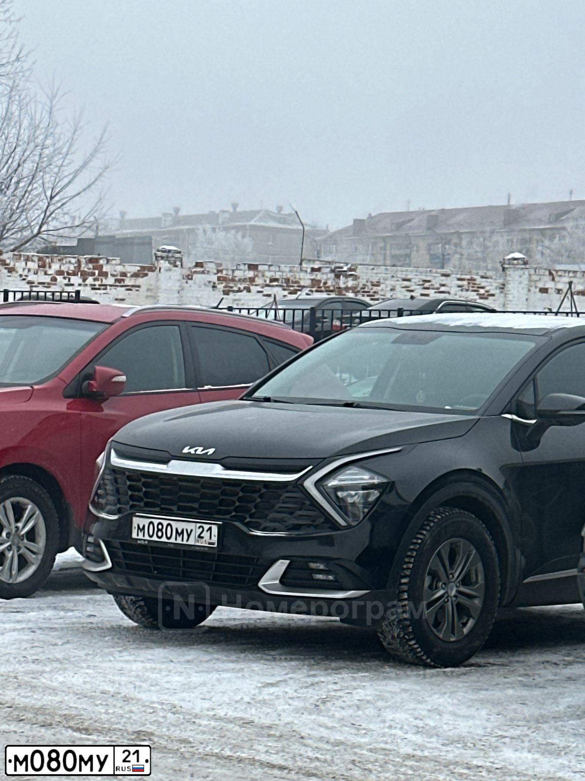 Фото автомобиля NISSAN ALMERA, 2010 — госномер М080МУ21. Цвет: ЧЕРНЫЙ