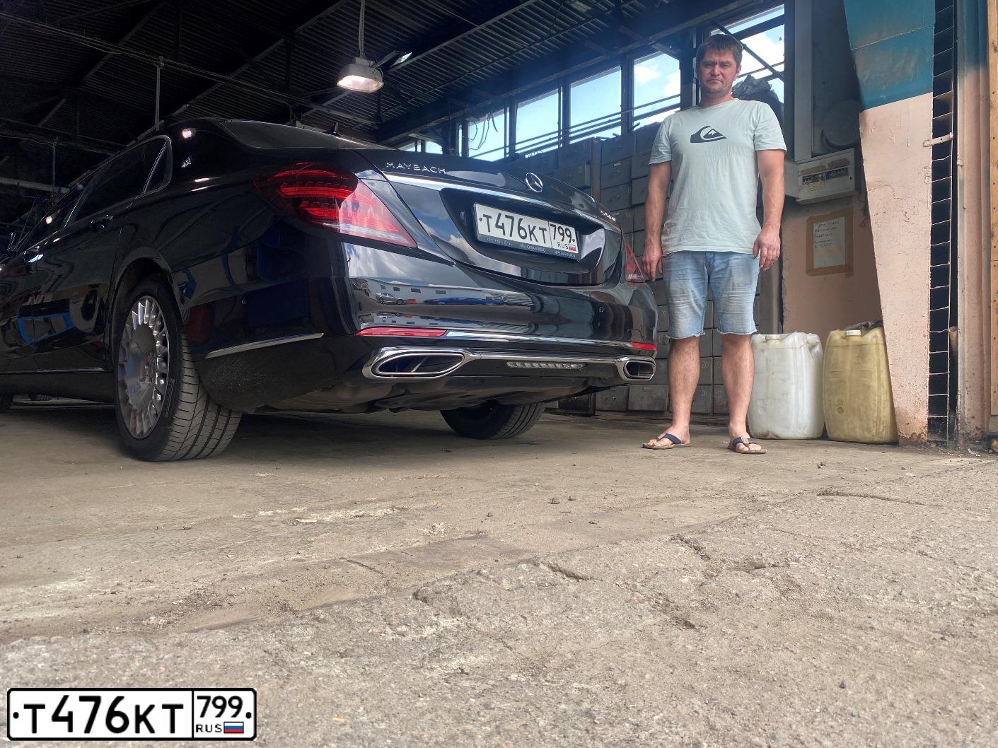 Фото автомобиля MERCEDES S-KLASSE, 2018 — госномер Т476КТ799. Цвет: ЧЕРНЫЙ