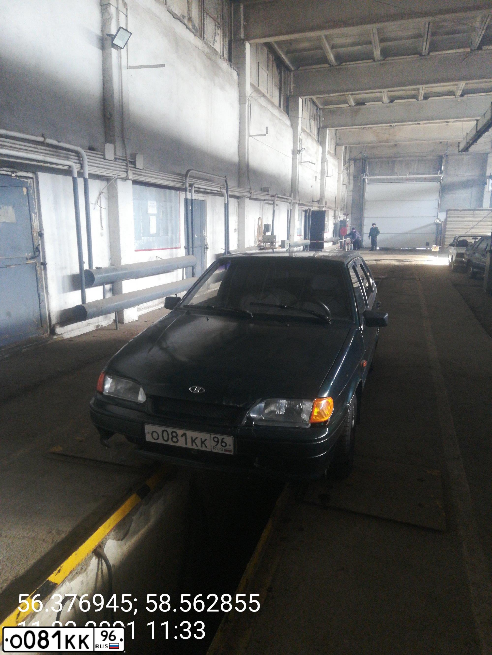Фото автомобиля LADA 2114 SAMARA, 2003 — госномер О081КК96. Цвет: Темно-зеленый