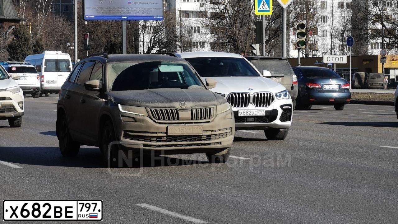 Фото автомобиля BMW X6, 2020 — госномер Х682ВЕ797. Цвет: Белый
