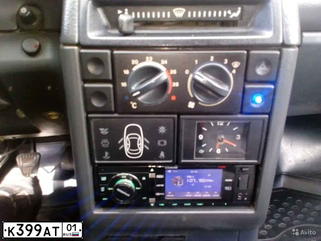 Фото автомобиля LADA 2110, 2005 — госномер У196ТВ193. Цвет: СЕРЕБРИСТО-БЕЖЕВЫЙ