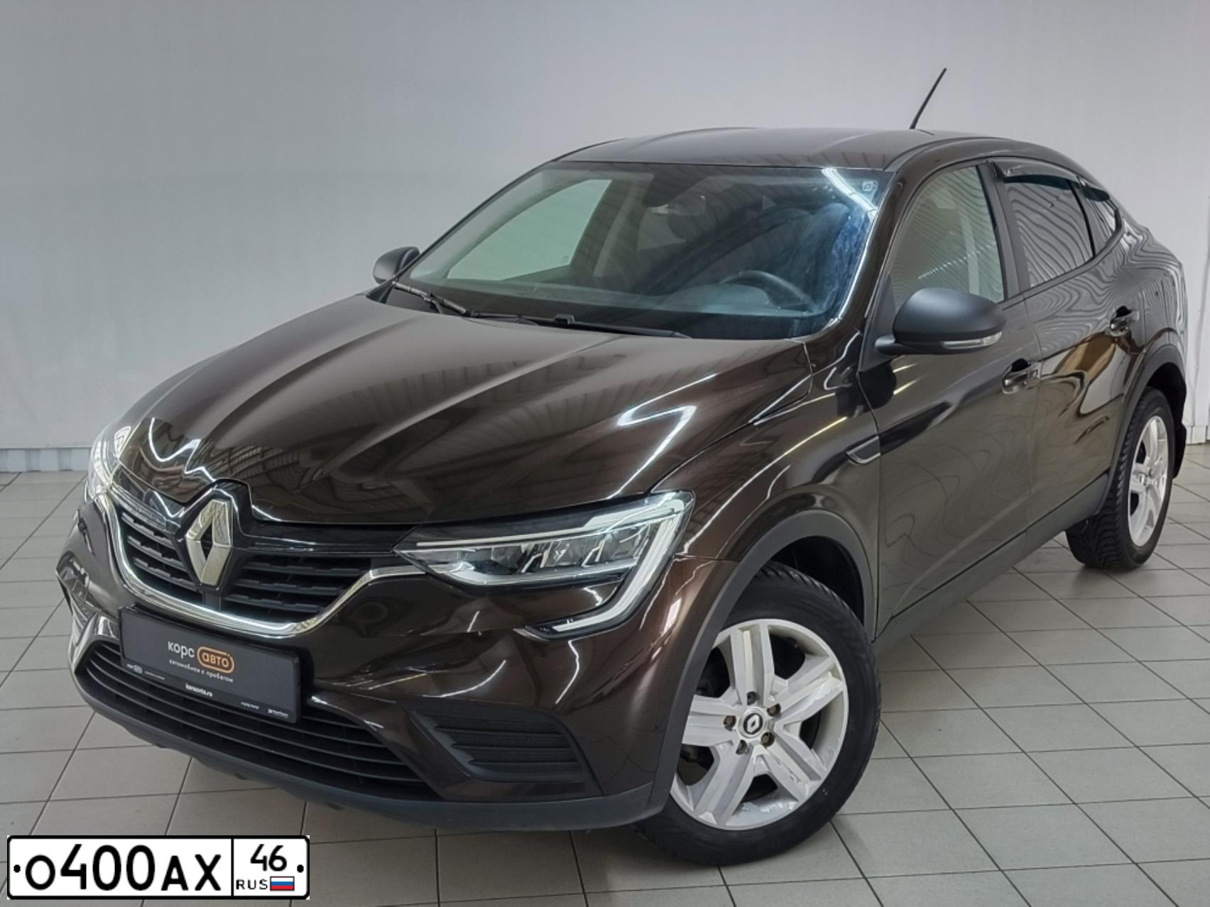 Фото автомобиля RENAULT ARKANA, 2019 — госномер О400АХ46. Цвет: ТЕМНО-КОРИЧНЕВЫЙ