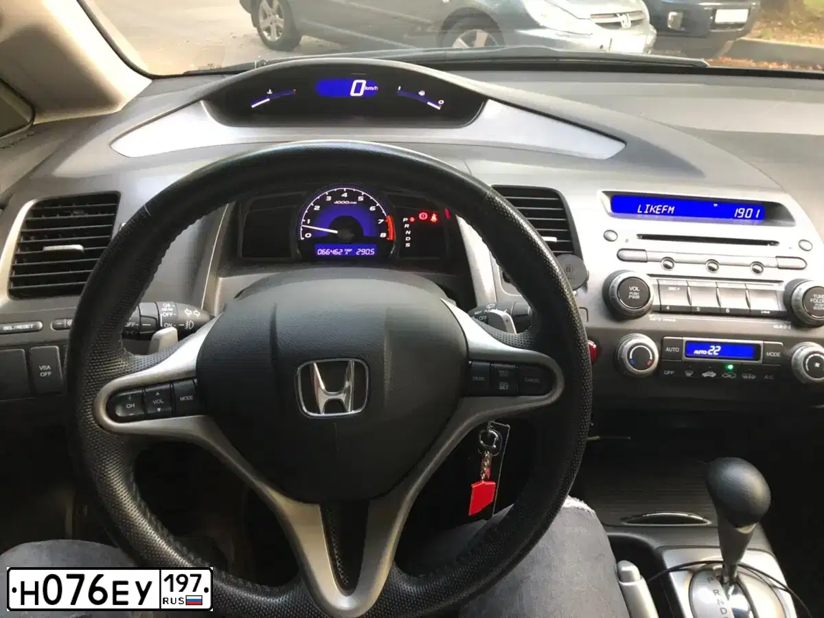 Фото автомобиля HONDA CIVIC, 2010 — госномер Н076ЕУ197. Цвет: ТЕМНО-СИНИЙ