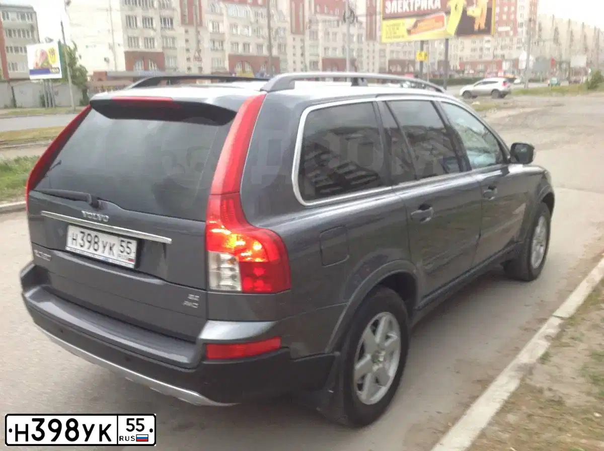 Фото автомобиля VOLVO XC90, 2007 — госномер У056ВМ55. Цвет: ТЕМНО-СЕРЫЙ