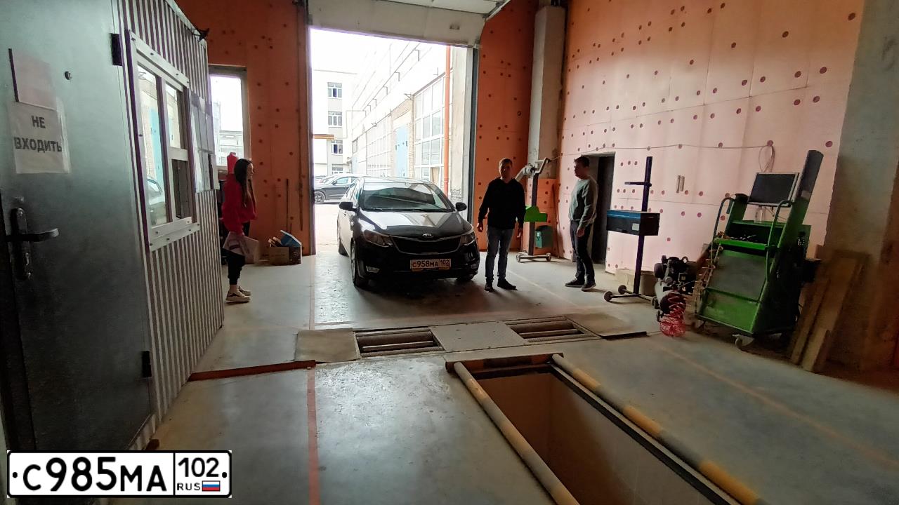 Фото автомобиля KIA RIO, 2015 — госномер С958МА102. Цвет: ЧЕРНЫЙ