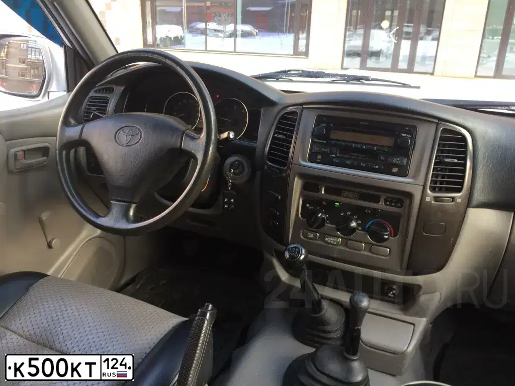 Фото автомобиля TOYOTA LANDCRUISER, 2004 — госномер К500КТ124. Цвет: Серый