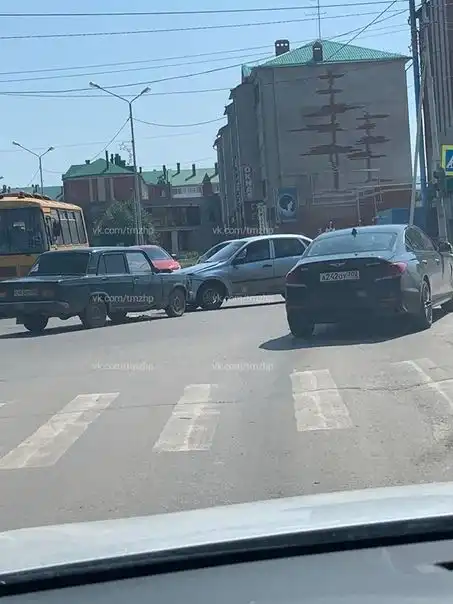 Фото автомобиля KIA CEE'D, 2010 — госномер В577ХЕ102. Цвет: СИНИЙ