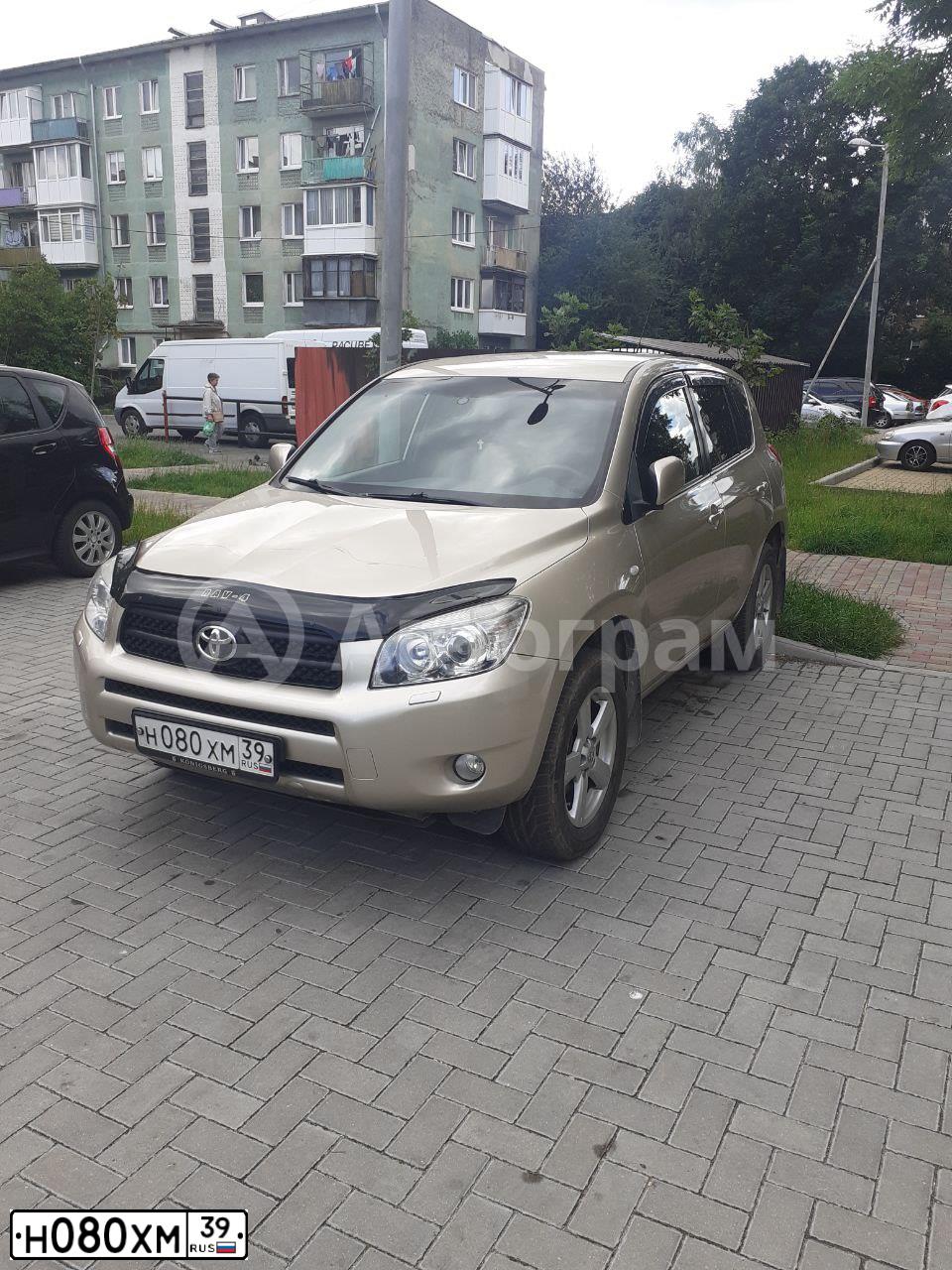 Фото автомобиля TOYOTA RAV4, 2007 — госномер Н080ХМ39. Цвет: БЕЖЕВЫЙ