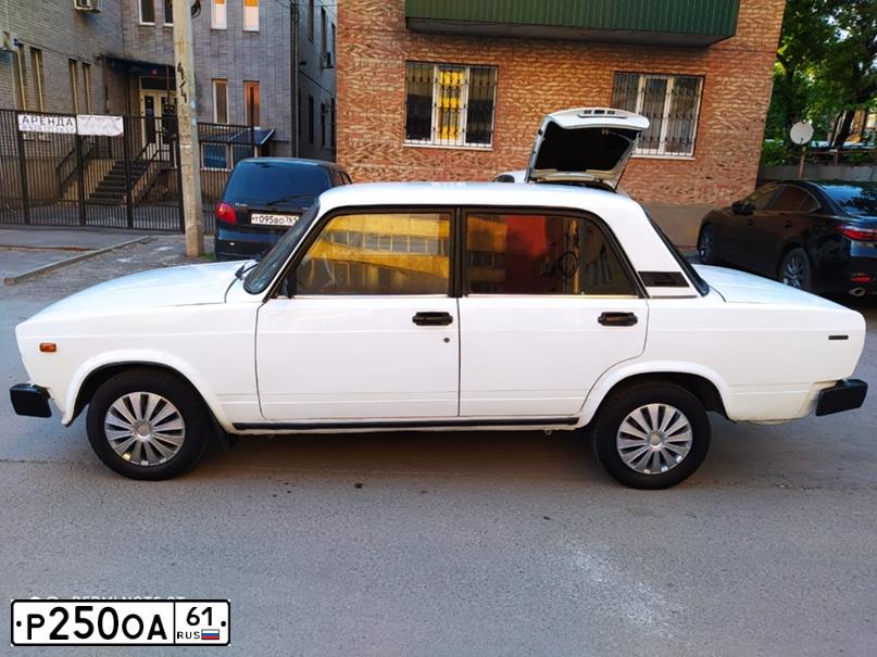 Фото автомобиля LADA 2105 LADA, 2003 — госномер У957КО761. Цвет: ЯРКО-БЕЛЫЙ