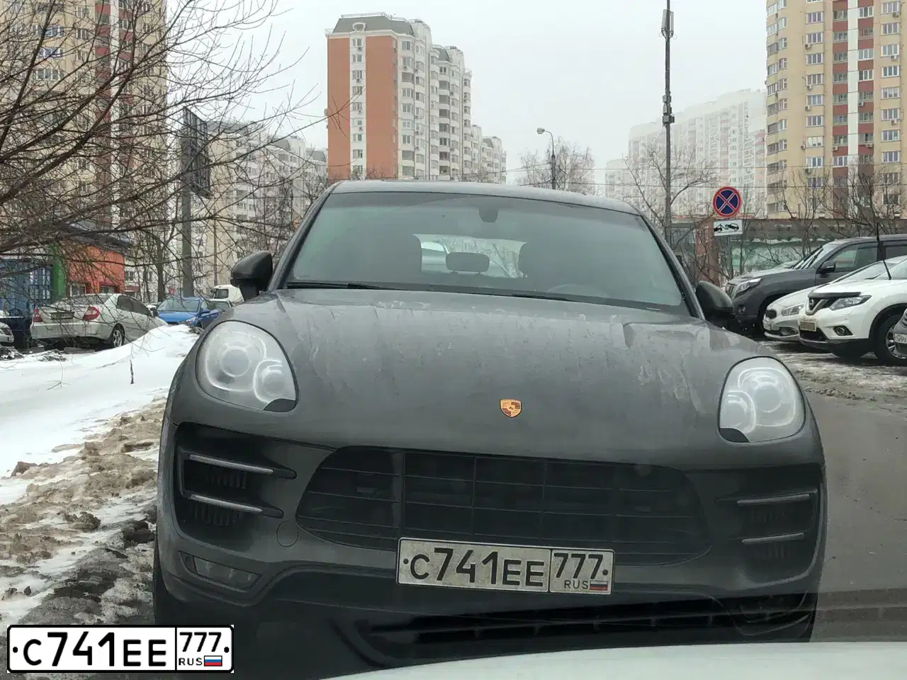 Фото автомобиля PORSCHE MACAN, 2014 — госномер С741ЕЕ777. Цвет: Серый