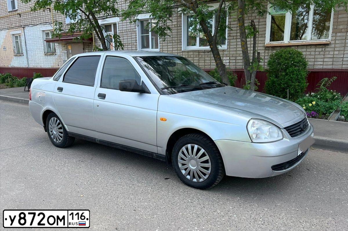 Фото автомобиля LADA 2170 PRIORA, 2010 — госномер Н100КТ116. Цвет: СВЕТЛО-СЕРЕБРИСТЫЙ МЕТАЛЛ