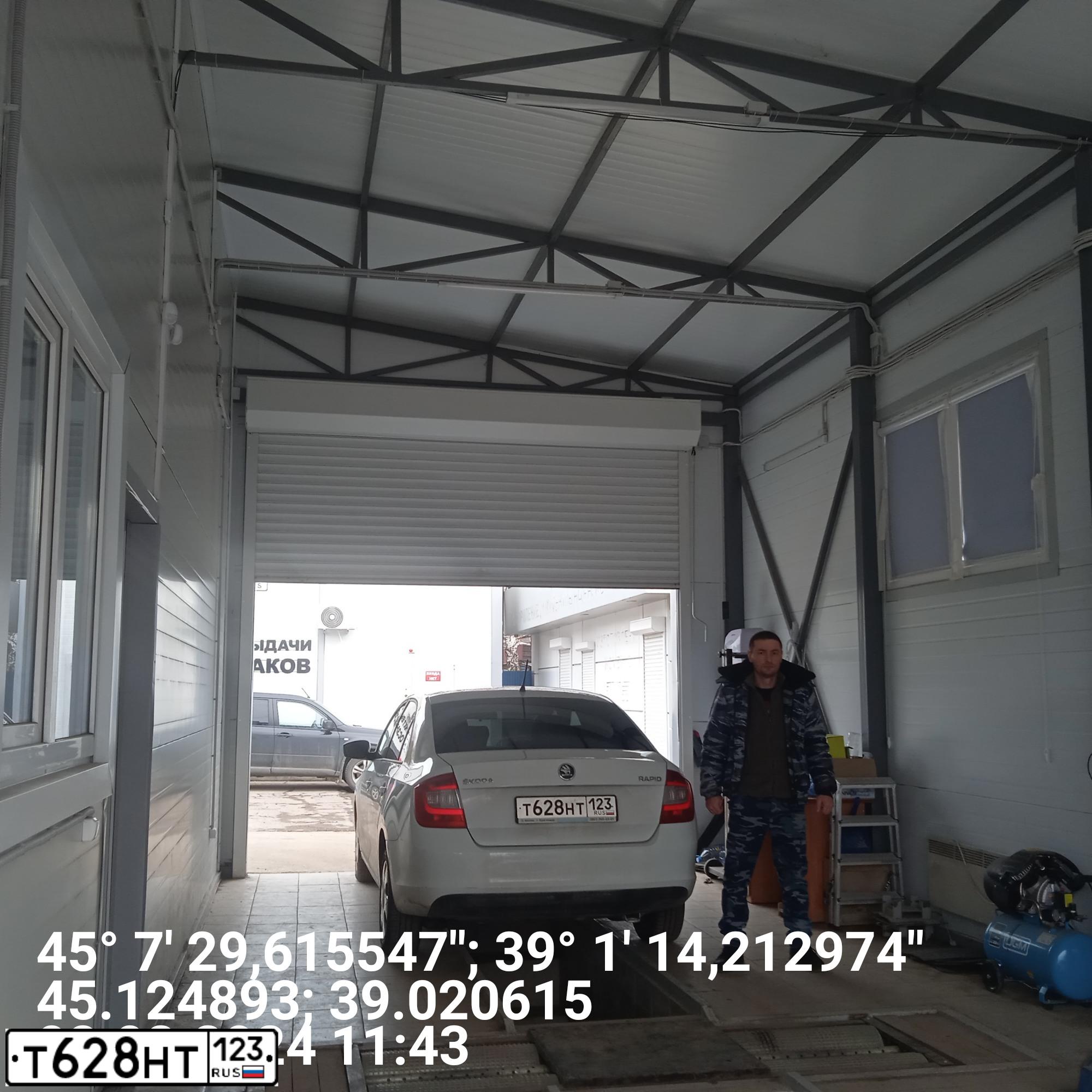 Фото автомобиля SKODA RAPID, 2014 — госномер Р605АР185. Цвет: Белый