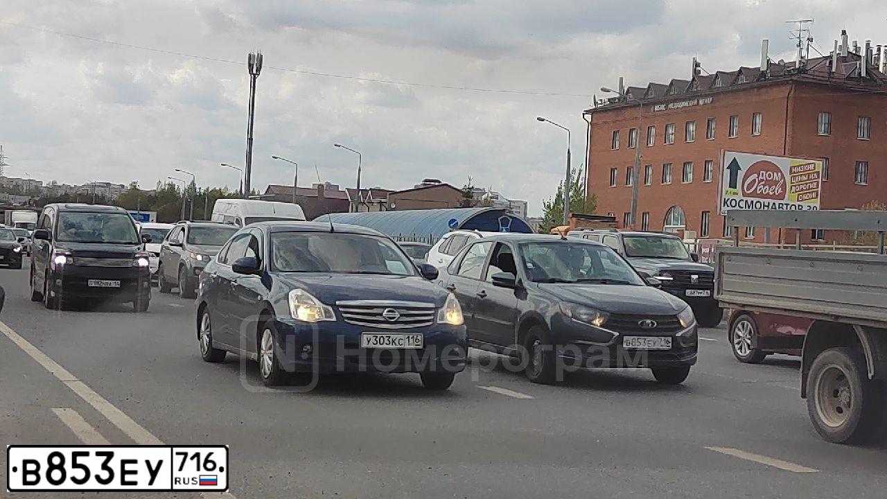 Фото автомобиля LADA 2190 GRANTA, 2018 — госномер В472ЕА716. Цвет: серебристо-темно-серый