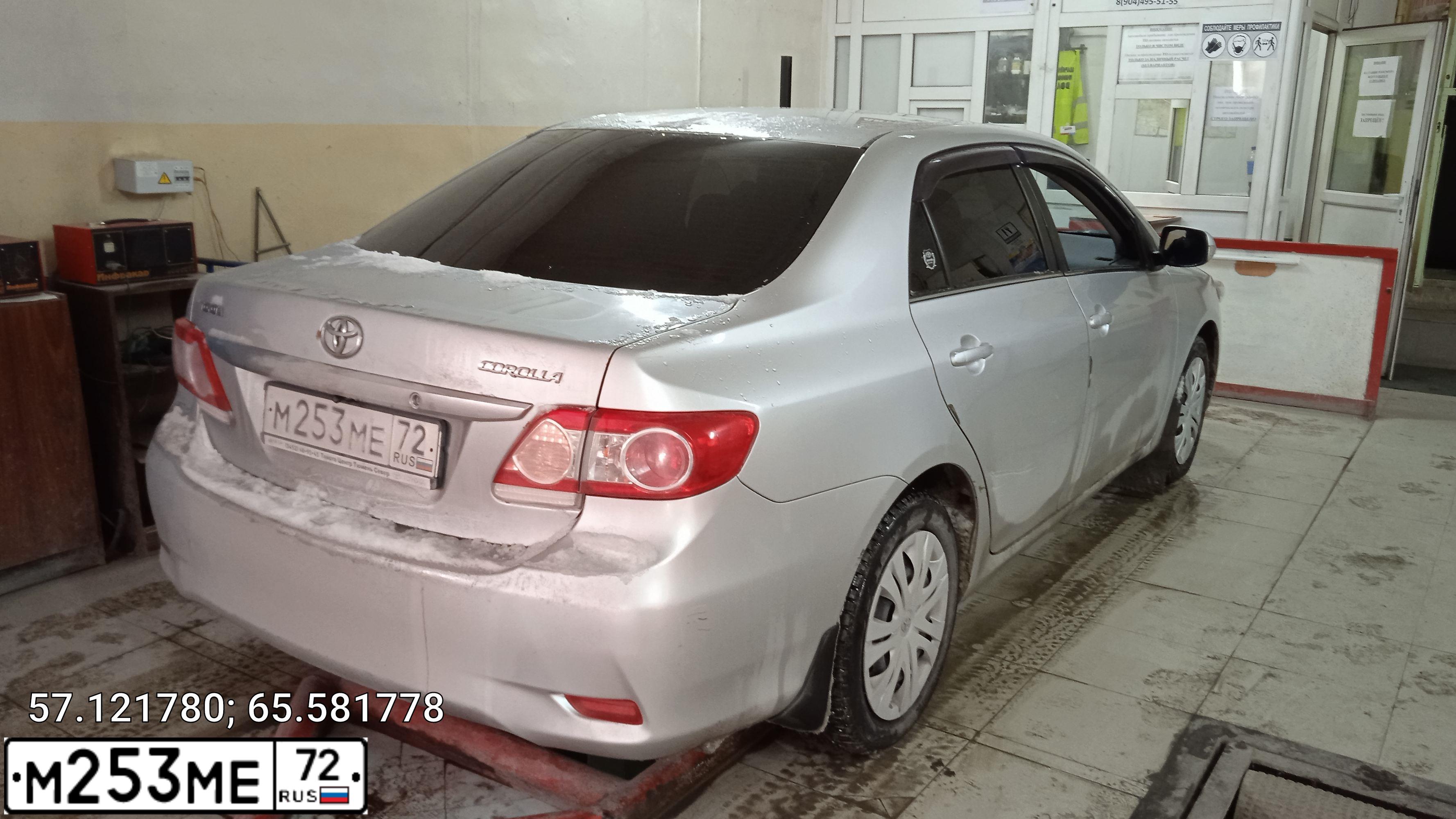 Фото автомобиля TOYOTA COROLLA, 2010 — госномер М253МЕ72. Цвет: Серебристый